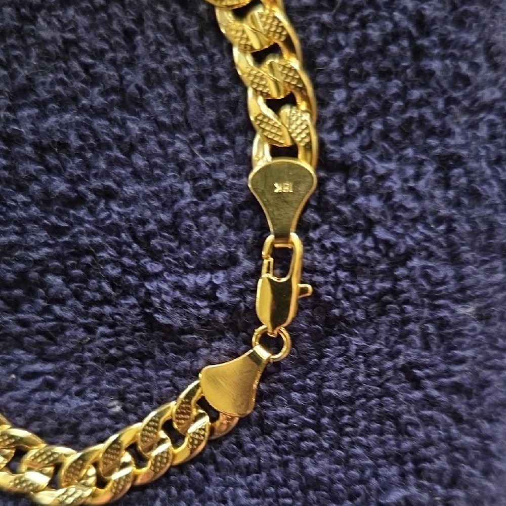 Gold Chunky Jewelry Accessory - Picture 7 of 11